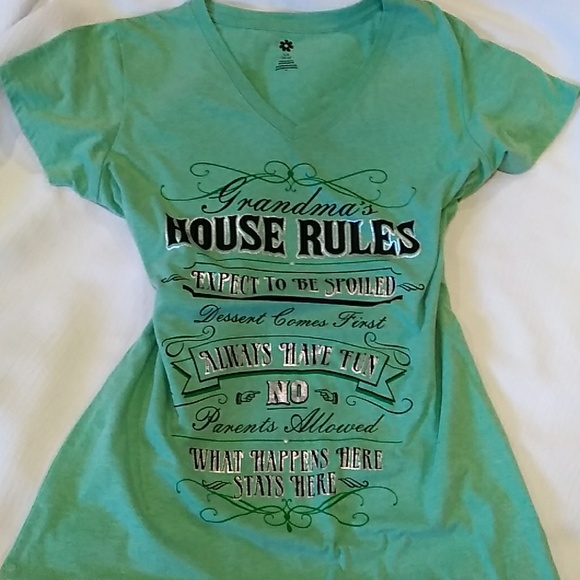 Daisy Tops - NWOT Ladies Novelty T-shirt